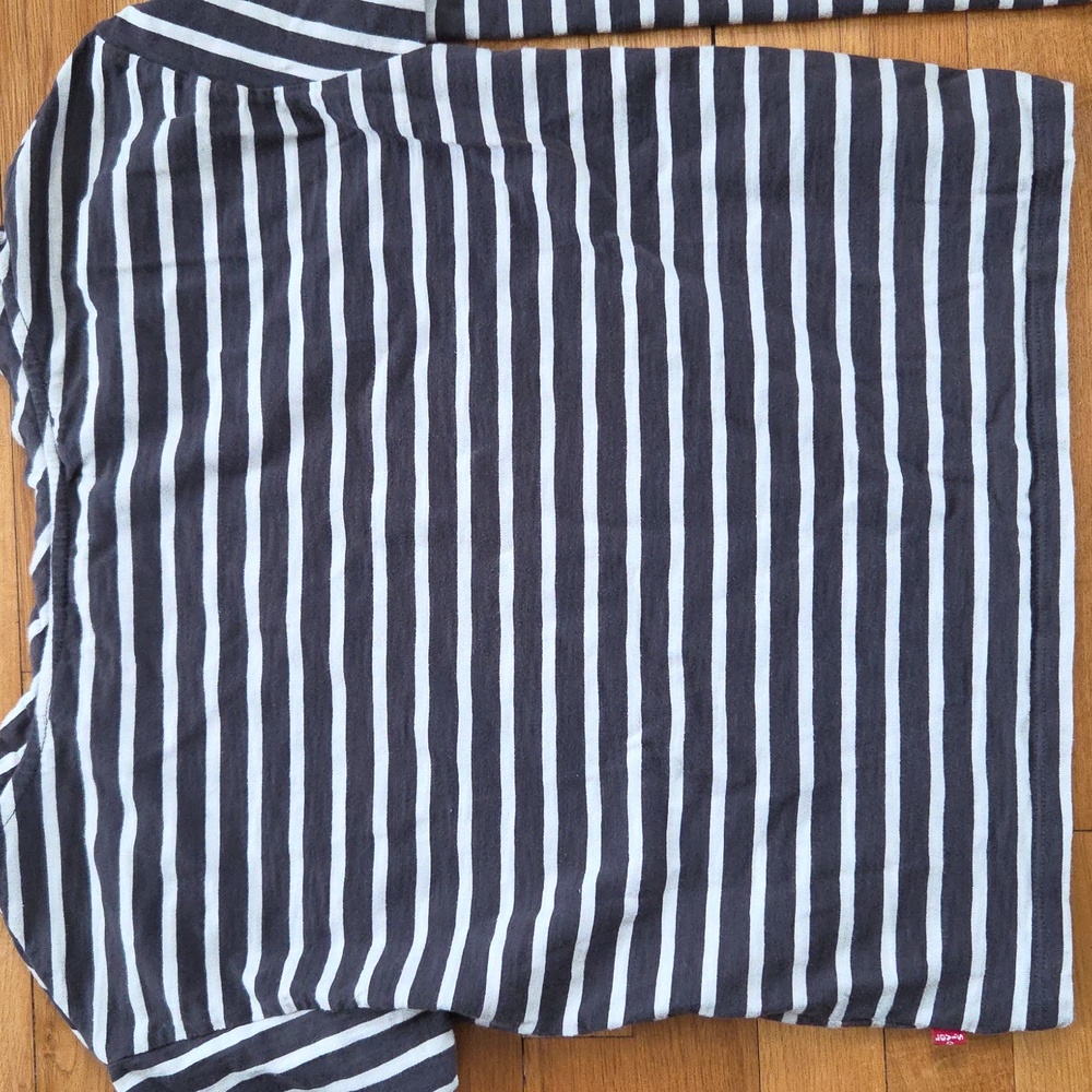 Levi's Gray & White Striped Cotton Tshirt - Picture 7 of 7